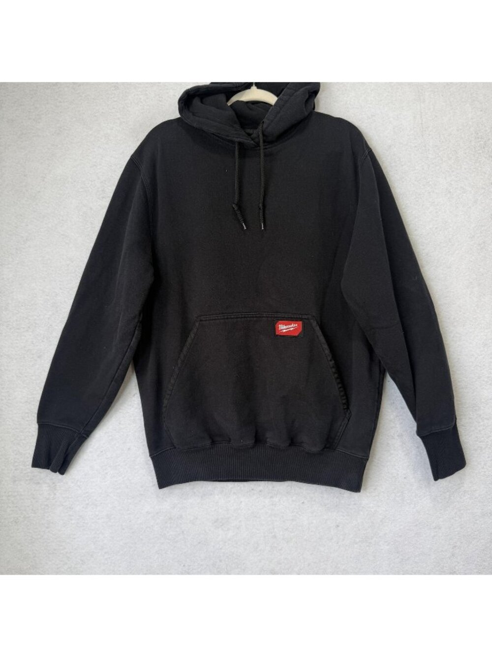 Milwaukee Hoodie Mens Medium Black Fleece Sweatshirt Pullover Kangaroo Pocket